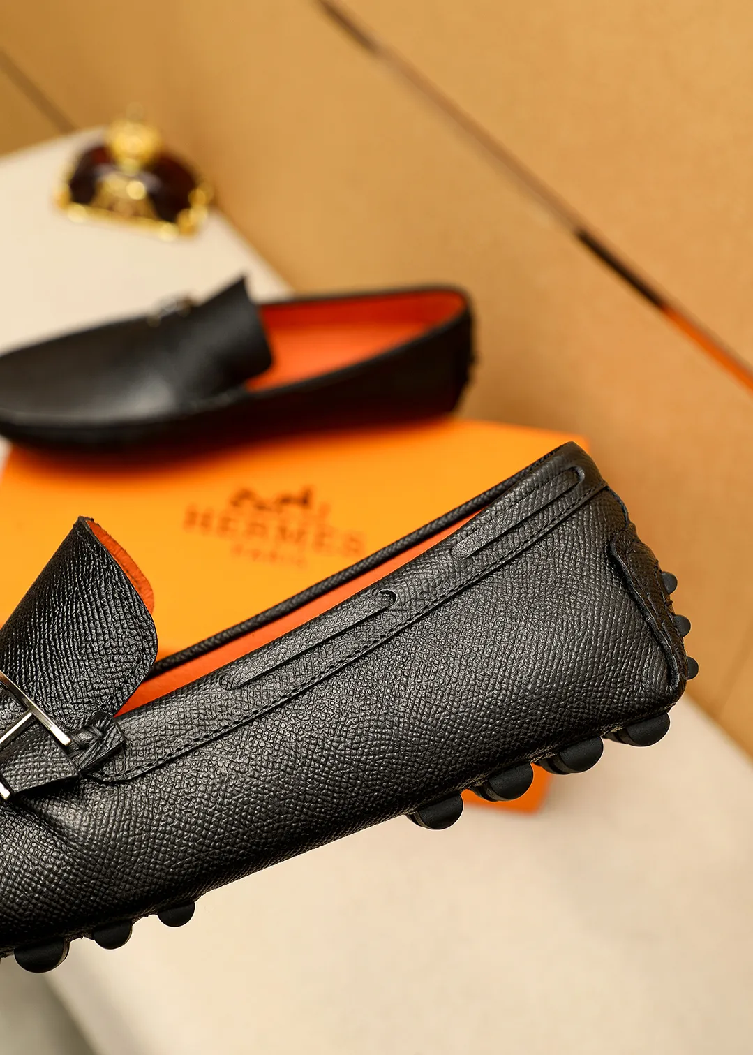 Men's shoes 💰380 💐 Product trademark: HERMES "Hermès" Doudou shoes Regular size: 38-44 (45.46.47🉑️Customized) Product materials: Selected imported first-layer cross-grain cowhide leather upper + luxury hardware buckle, imported pig leather lining. Strong three-dimensional visual effect, original outsole color: 1⃣️color optional